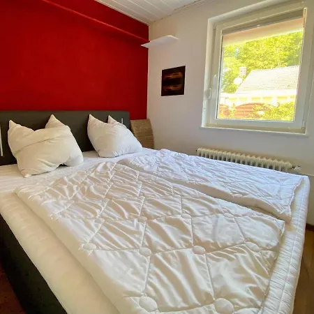 Ferienhaus-Am-Waldrand *