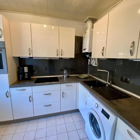 Ferienhaus-Am-Waldrand بيت للعطل
